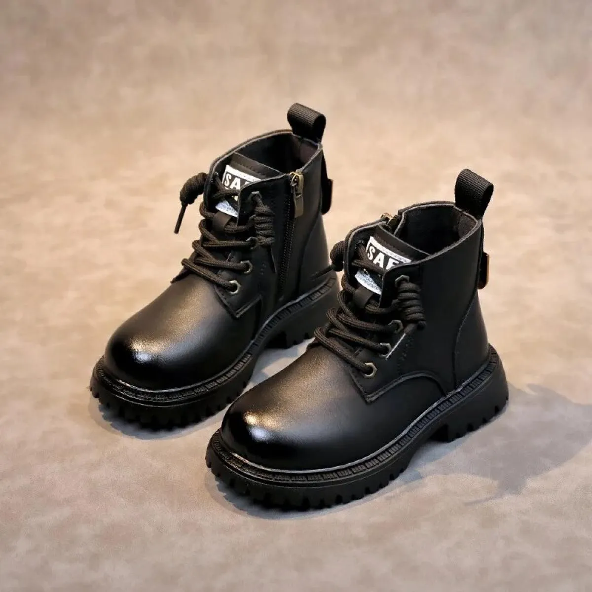 2024 Autunno Inverno Stivali corti per bambini Scarpe per ragazzi Stivali per bambini in pelle Stivali per bambine alla moda Sti