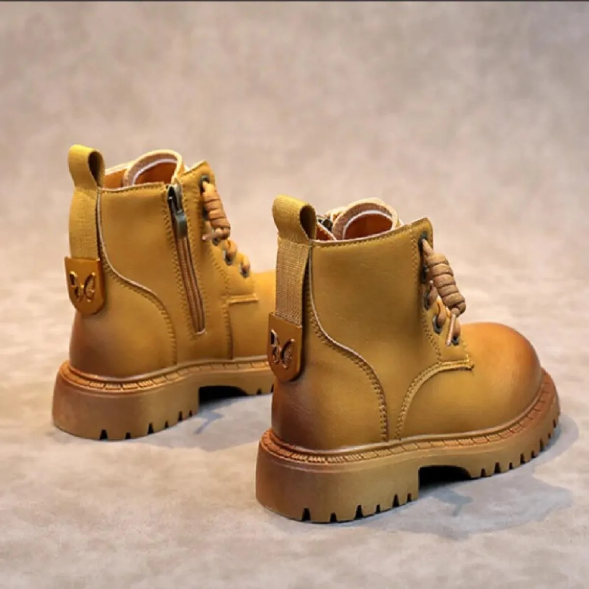 2024 Autunno Inverno Stivali corti per bambini Scarpe per ragazzi Stivali per bambini in pelle Stivali per bambine alla moda Sti
