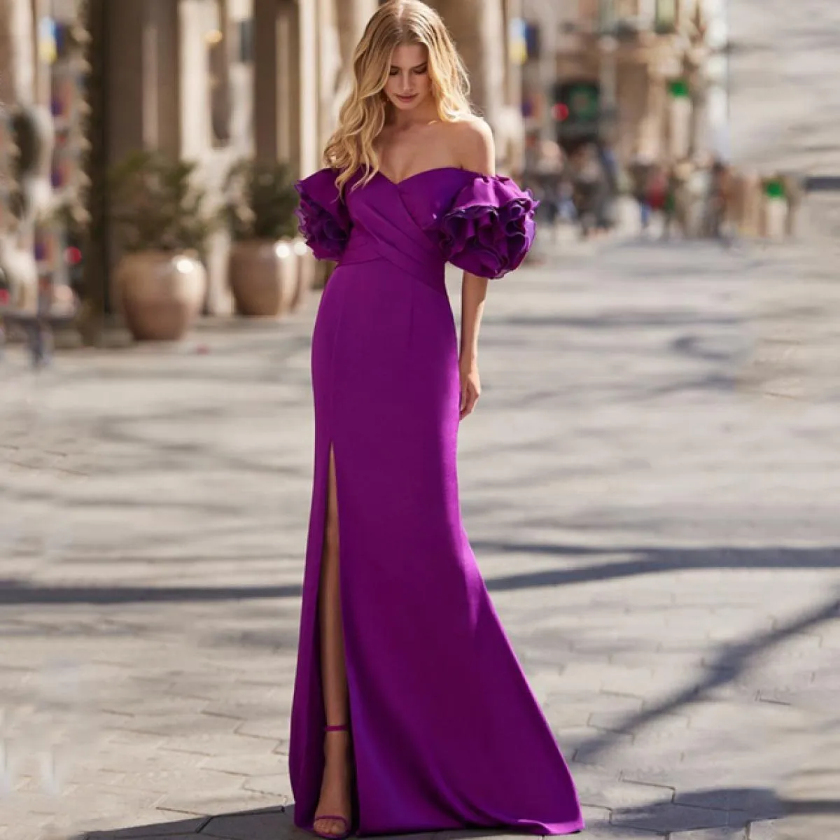 Abito da sera a sirena a maniche corte con spalle scoperte viola Elegante abito da banchetto per feste con pieghe a fessura late