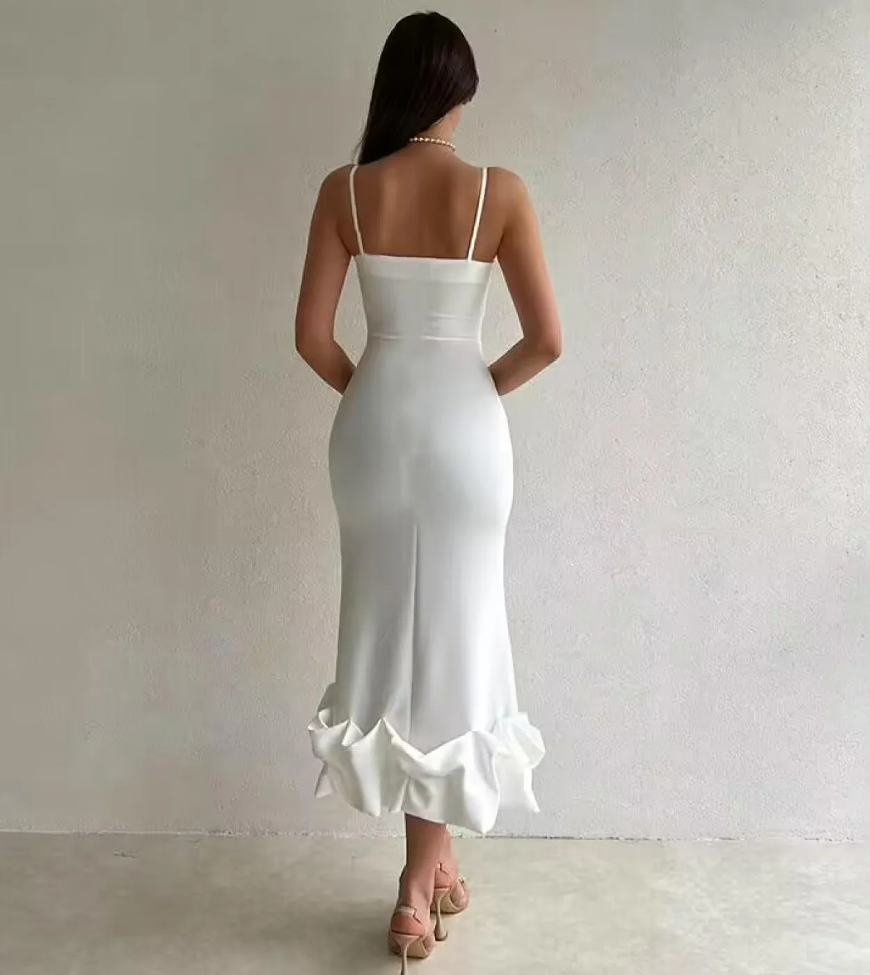 Abito longuette senza maniche senza maniche Donna 2023 Summer Fashion Bodycon Elegant Ruffles Eged Birthday Party Club Pencil De