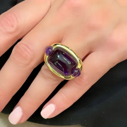 Anello in argento e cabochon di ametista