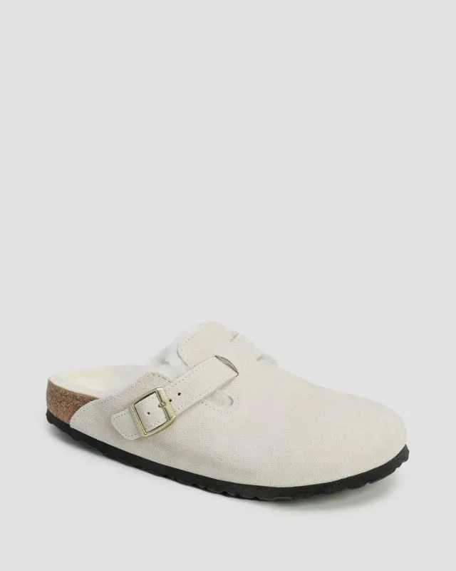 Białe klapki z futerkiem damskie Birkenstock Boston Shearling Narrow 1026192-weis