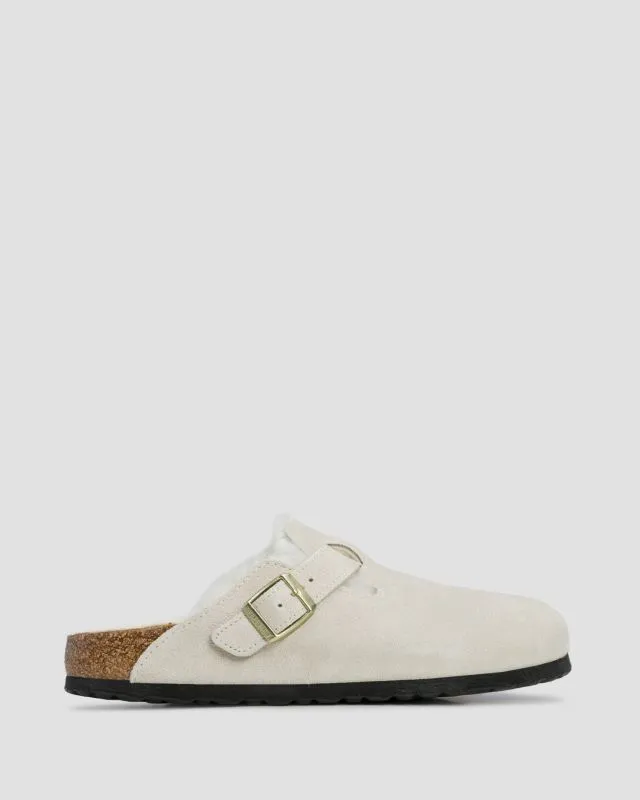 Białe klapki z futerkiem damskie Birkenstock Boston Shearling Narrow 1026192-weis