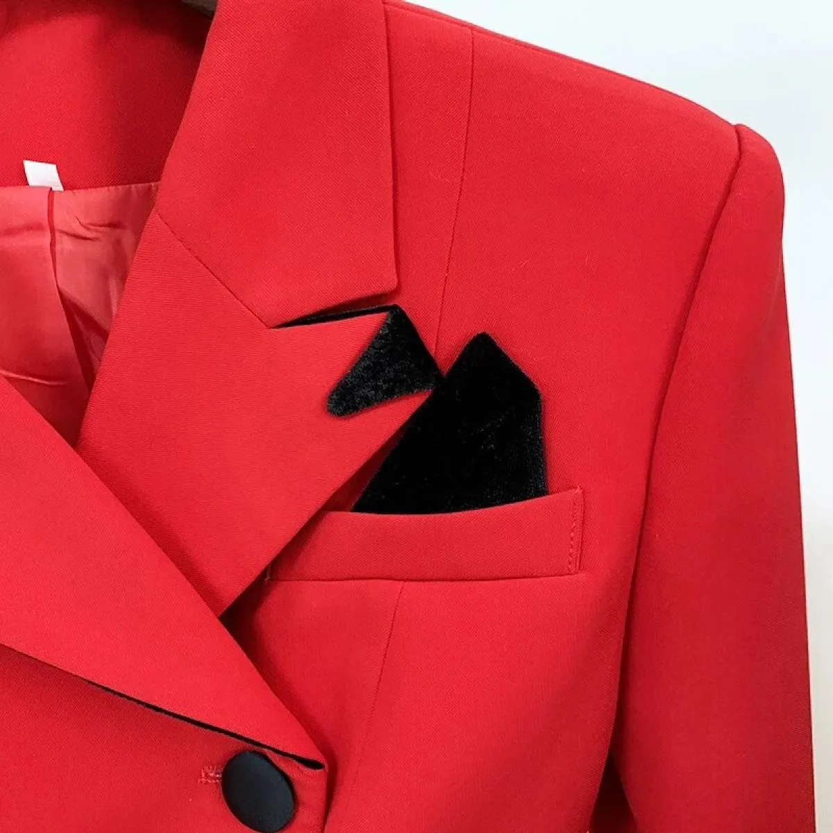Blazer rosso da donna alla moda, vestibilità skinny, design rosso, blazer rosso, giacca blazer da donna