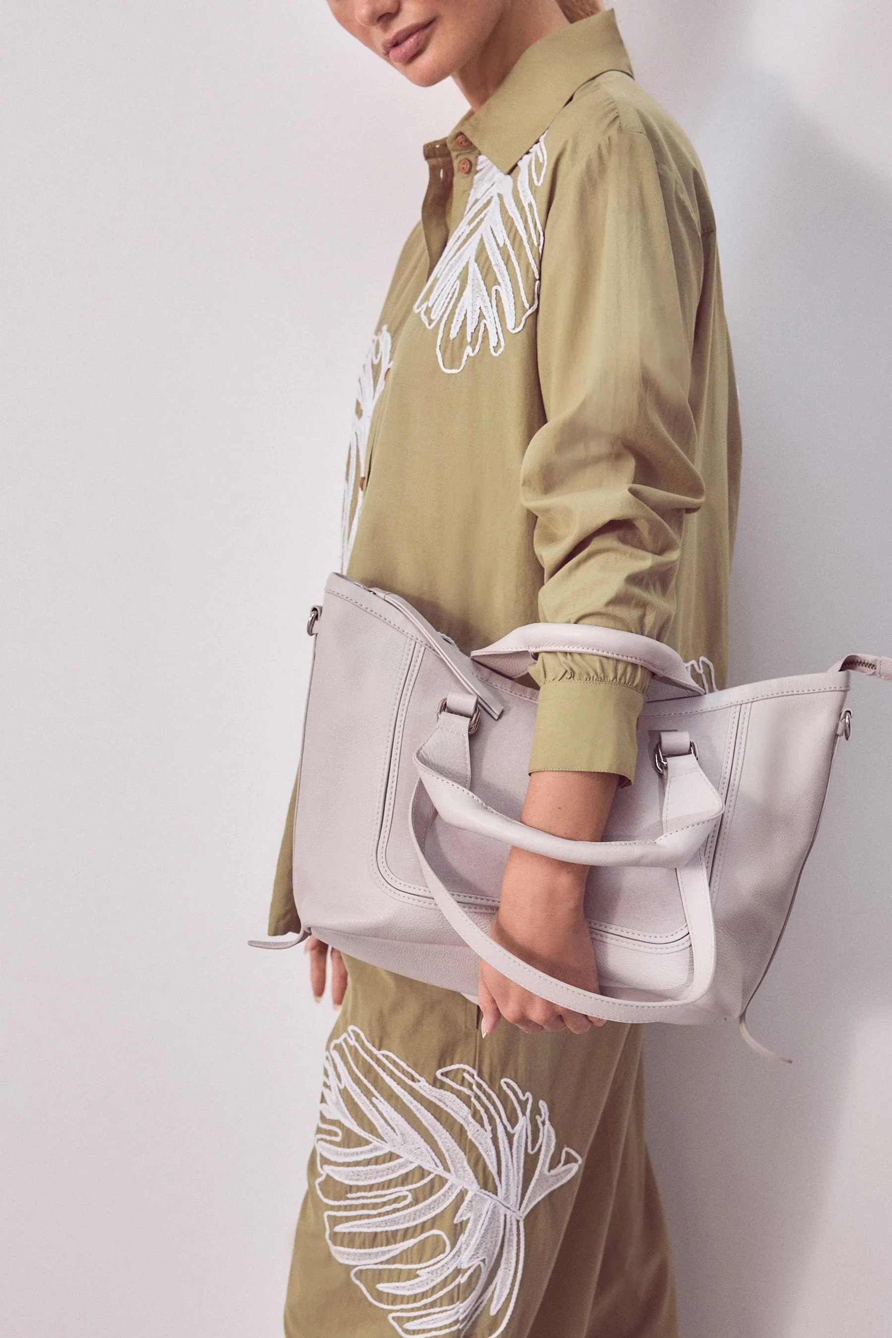Borsa a mano a mano in pelle
