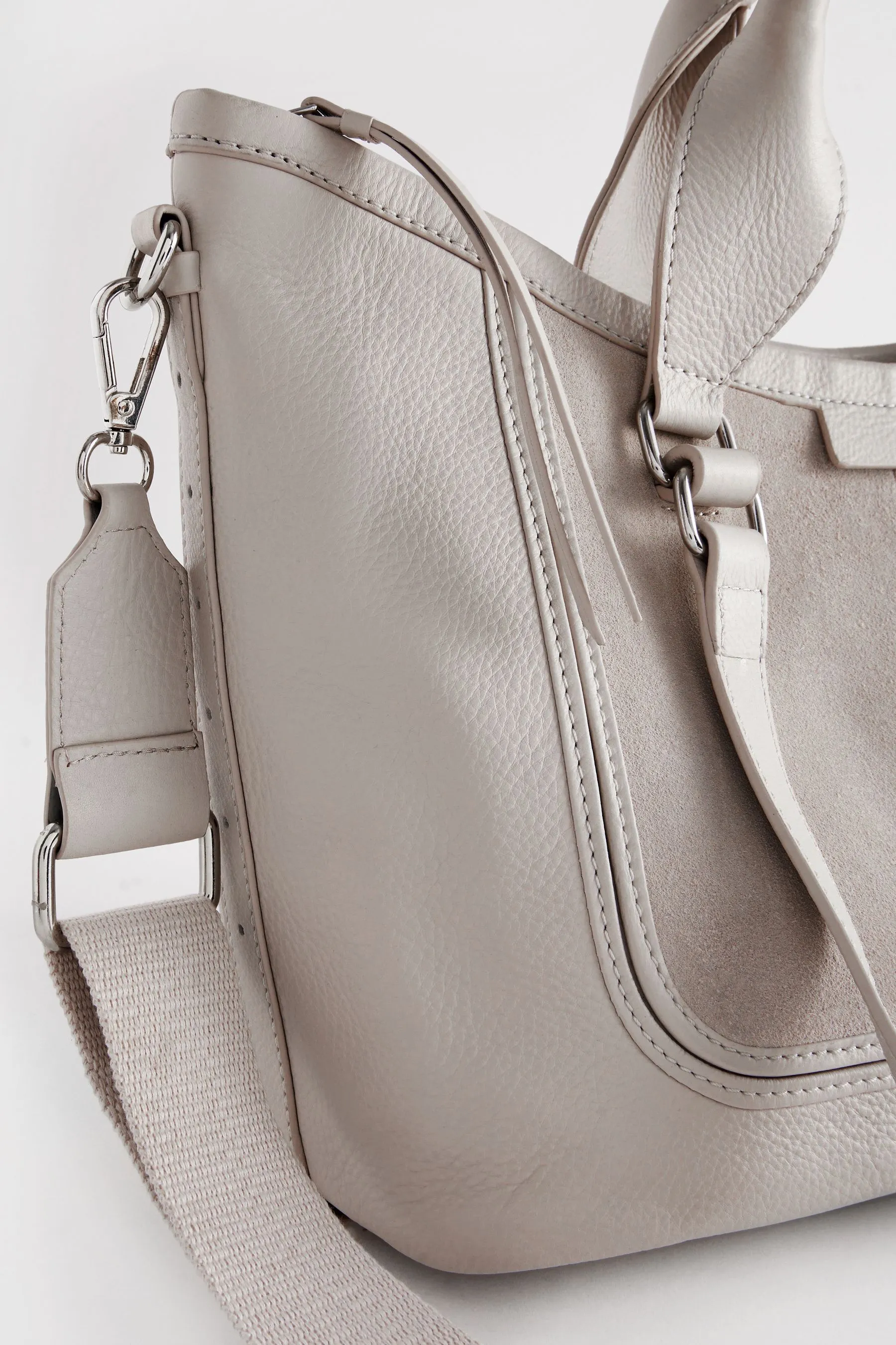 Borsa a mano a mano in pelle