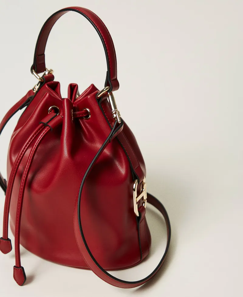 Borsa a secchiello con fibbia Oval T