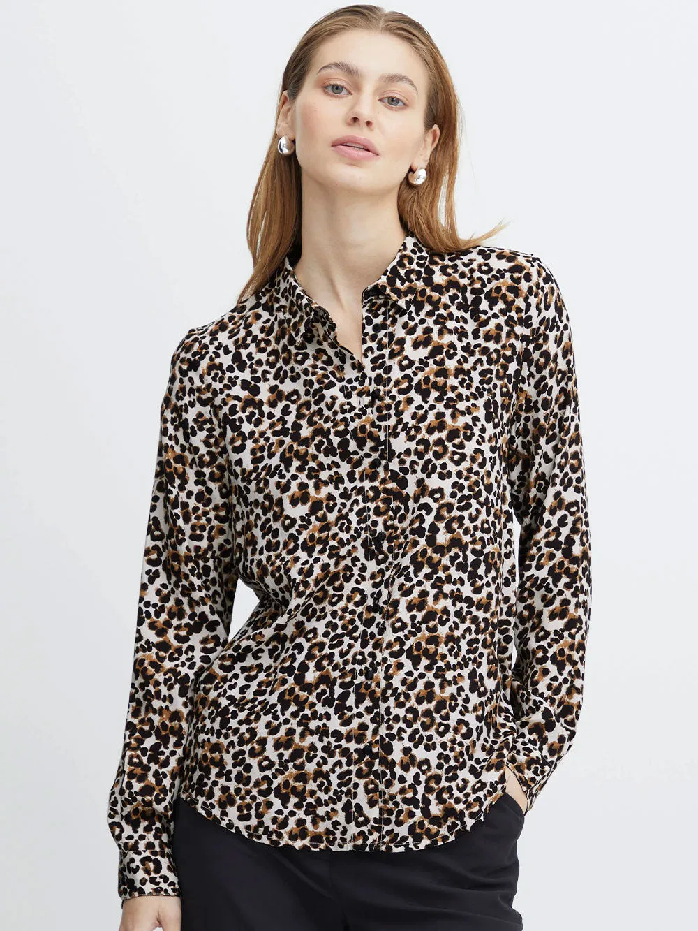 Camicia donna leopardata con colletto con bottoni