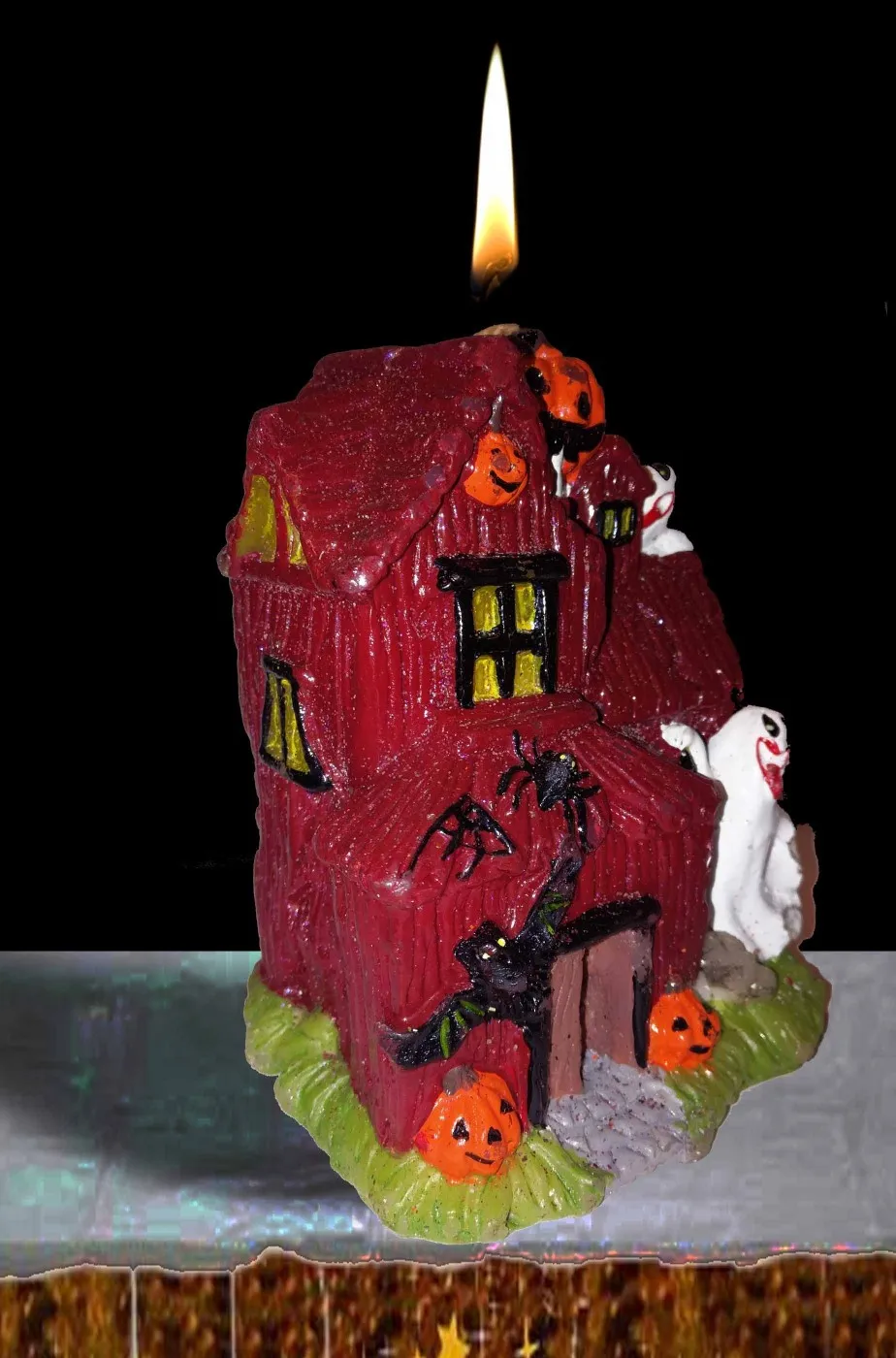 Candela halloween a casa stregata con personaggi