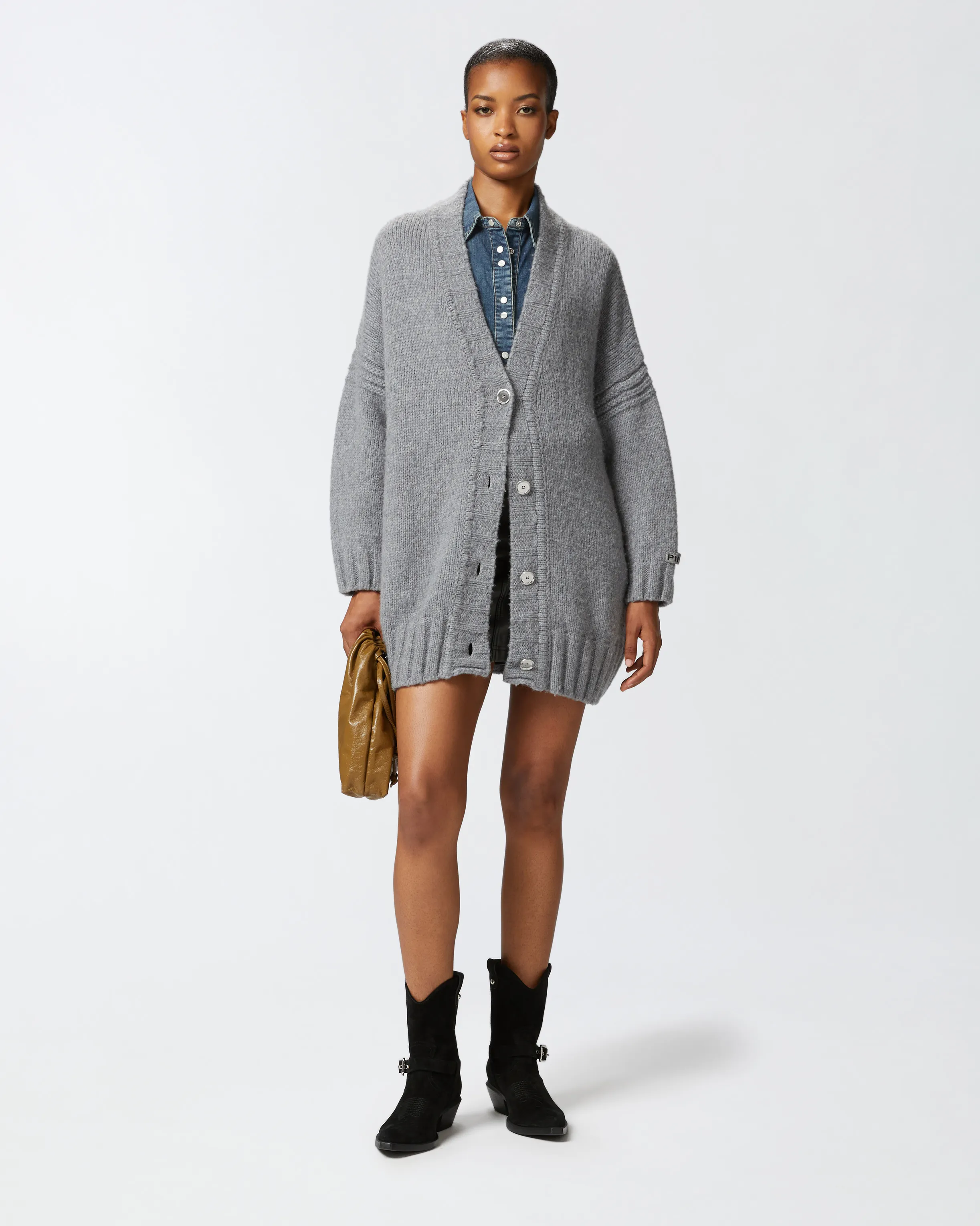  Cardigan oversize scollo a V e bottoni     