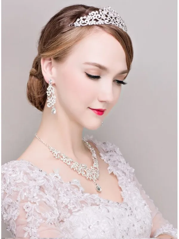 Diadema Sposa con Orecchini pendenti e Collana