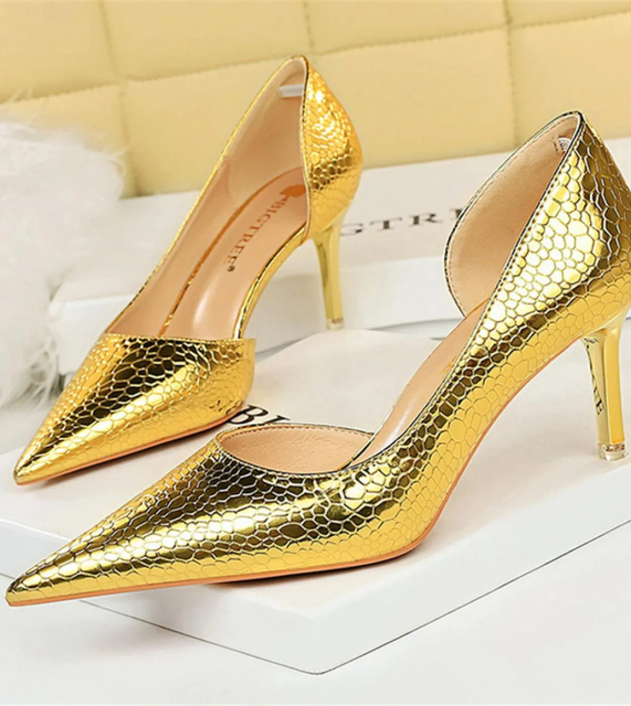 Décolleté con tacco alto in pelle con tacco a spillo in pelle Scarpe dorate Donna 2023 2023 Donna