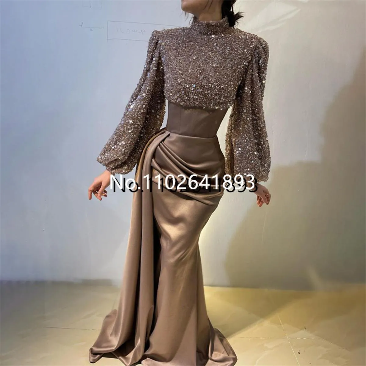 Eleganti abiti da sera a sirena glitterati collo alto con paillettes pieghe maniche a lanterna abito da ballo scintillante sposa