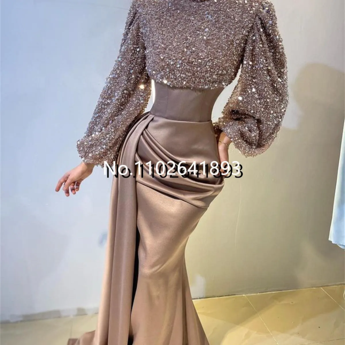 Eleganti abiti da sera a sirena glitterati collo alto con paillettes pieghe maniche a lanterna abito da ballo scintillante sposa