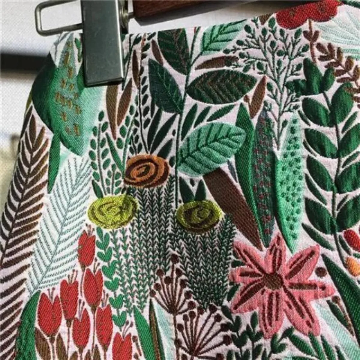 Gonna a vita alta con ricamo floreale jacquard con cuciture primaverili, gonna a media lunghezza, stile gonna elegante, a vita a