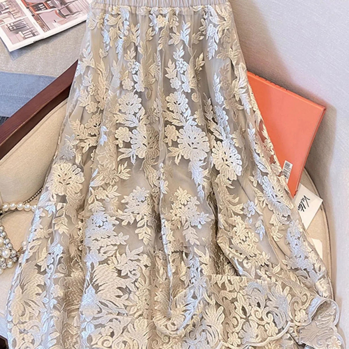 Gonna con ricamo floreale da donna di design di marca di lusso  vita alta orli arricciati pieghe gonne lunghe midi 2023 Autu