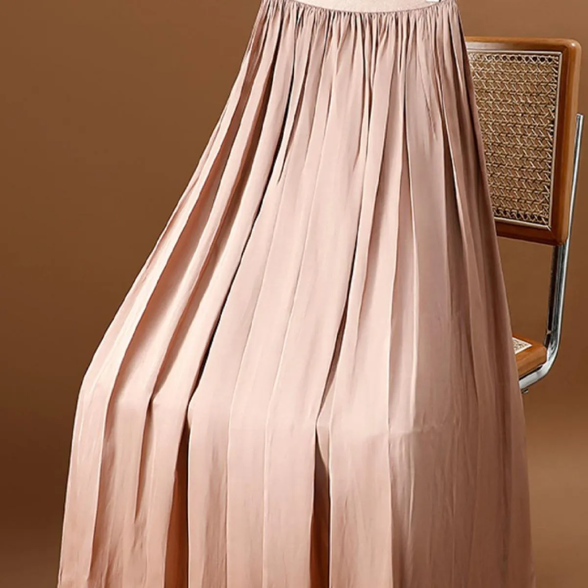 Gonna lunga setosa dal design di lusso da donna con tasche Gonne a battente a pieghe nere a vita alta elastica moda 2023 Estate