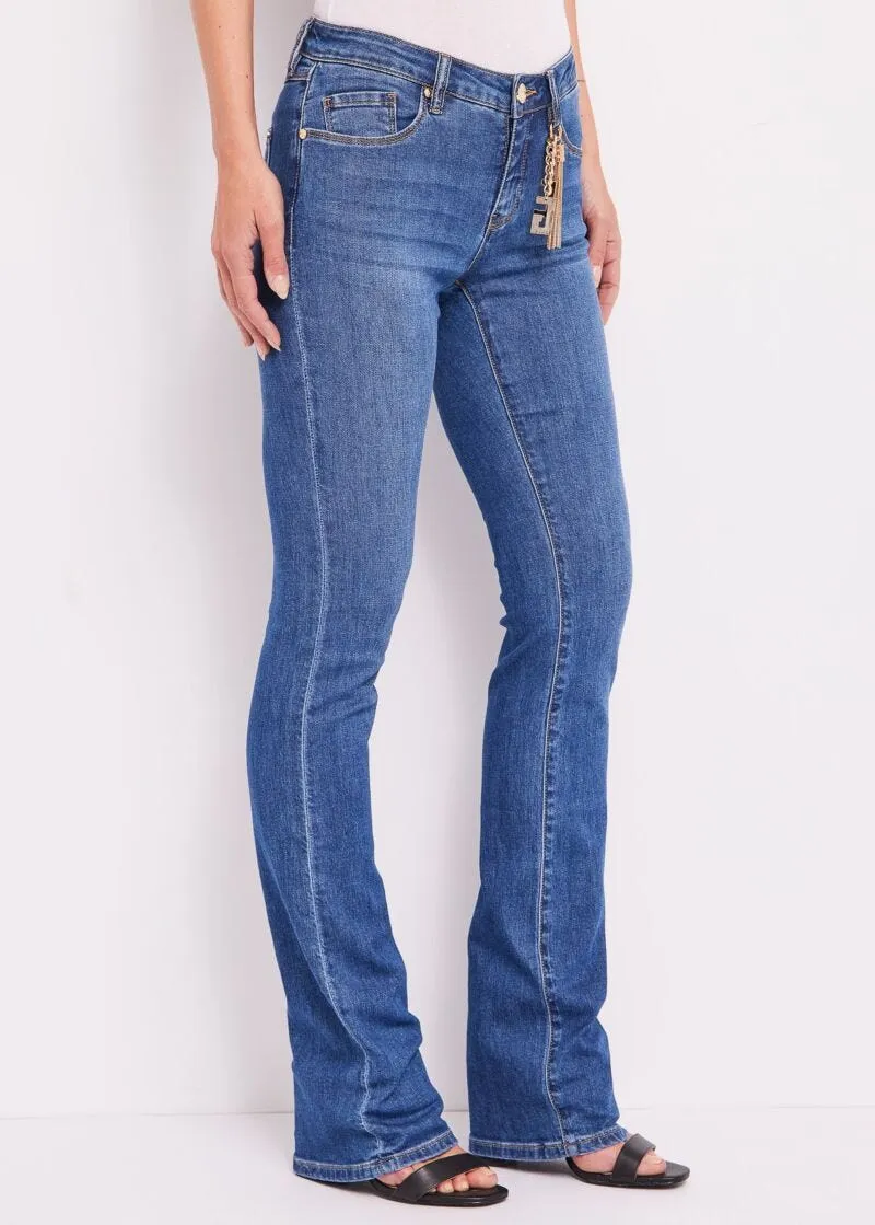 Jeans bootcut con charms