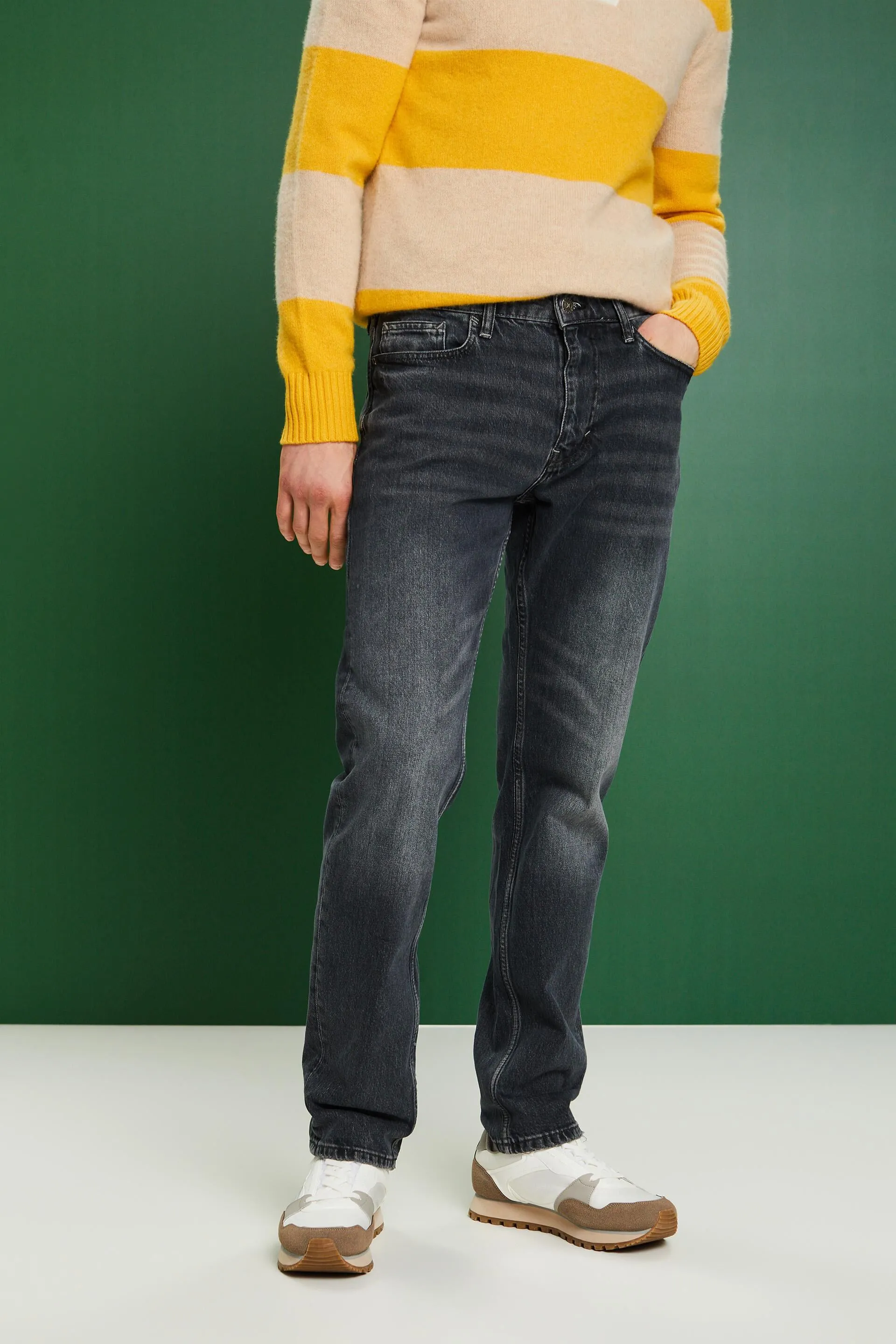 Jeans retrò taglio diritto a vita media