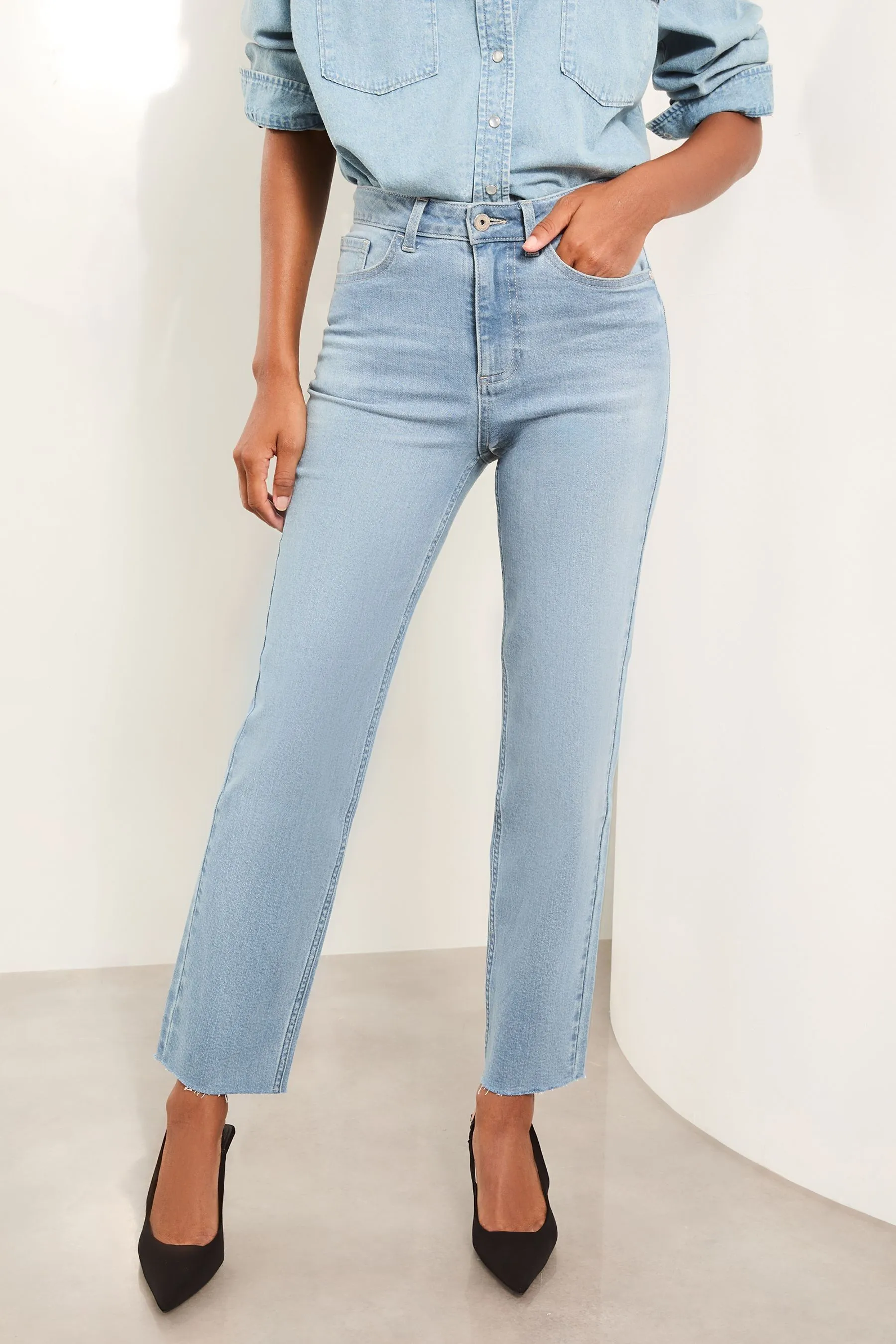 Lipsy High Waist Crop Straight Leg Jeans    