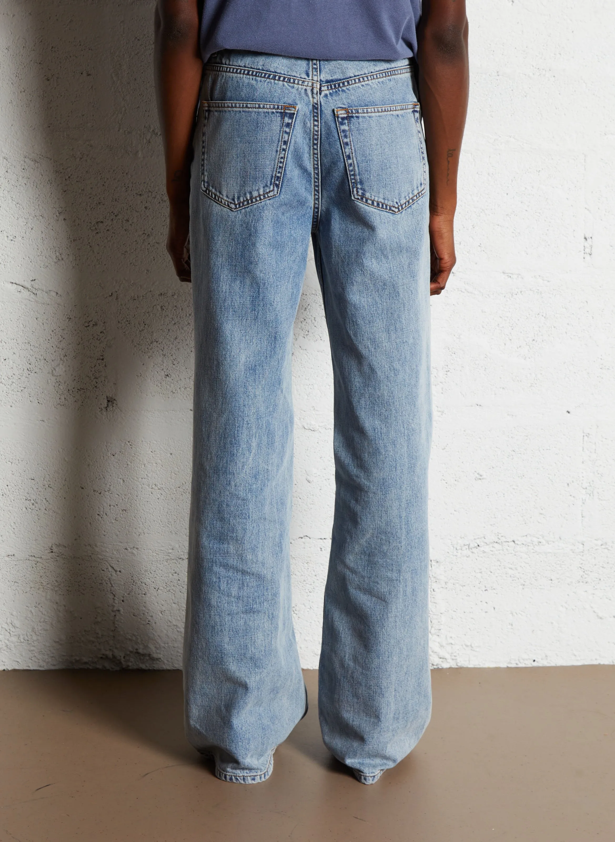  MARGAUX LONNBERG   TYLER - Jeans flare in cotone délavé | 