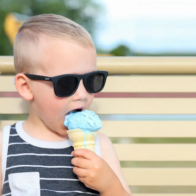 Occhiali da sole per bambini Jan e Jul con lente scura in vari colori