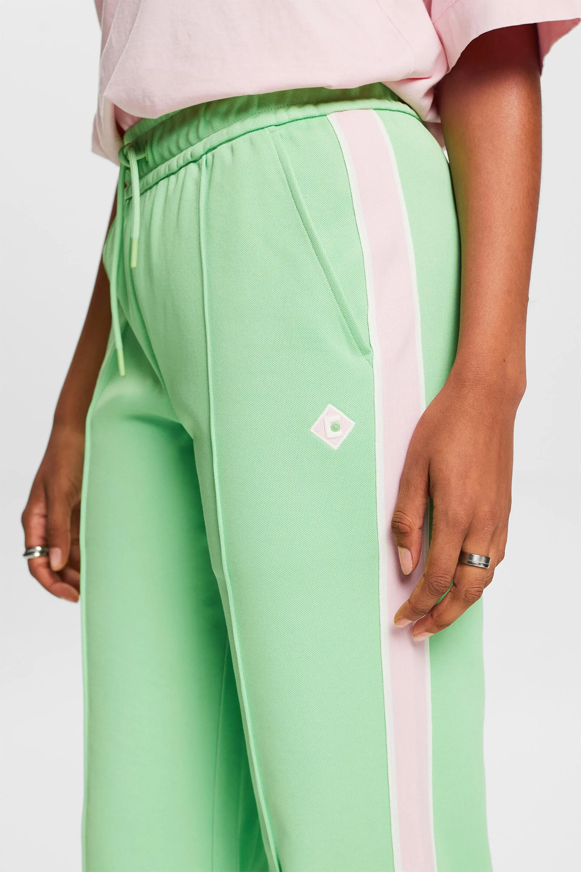 Pants knitted