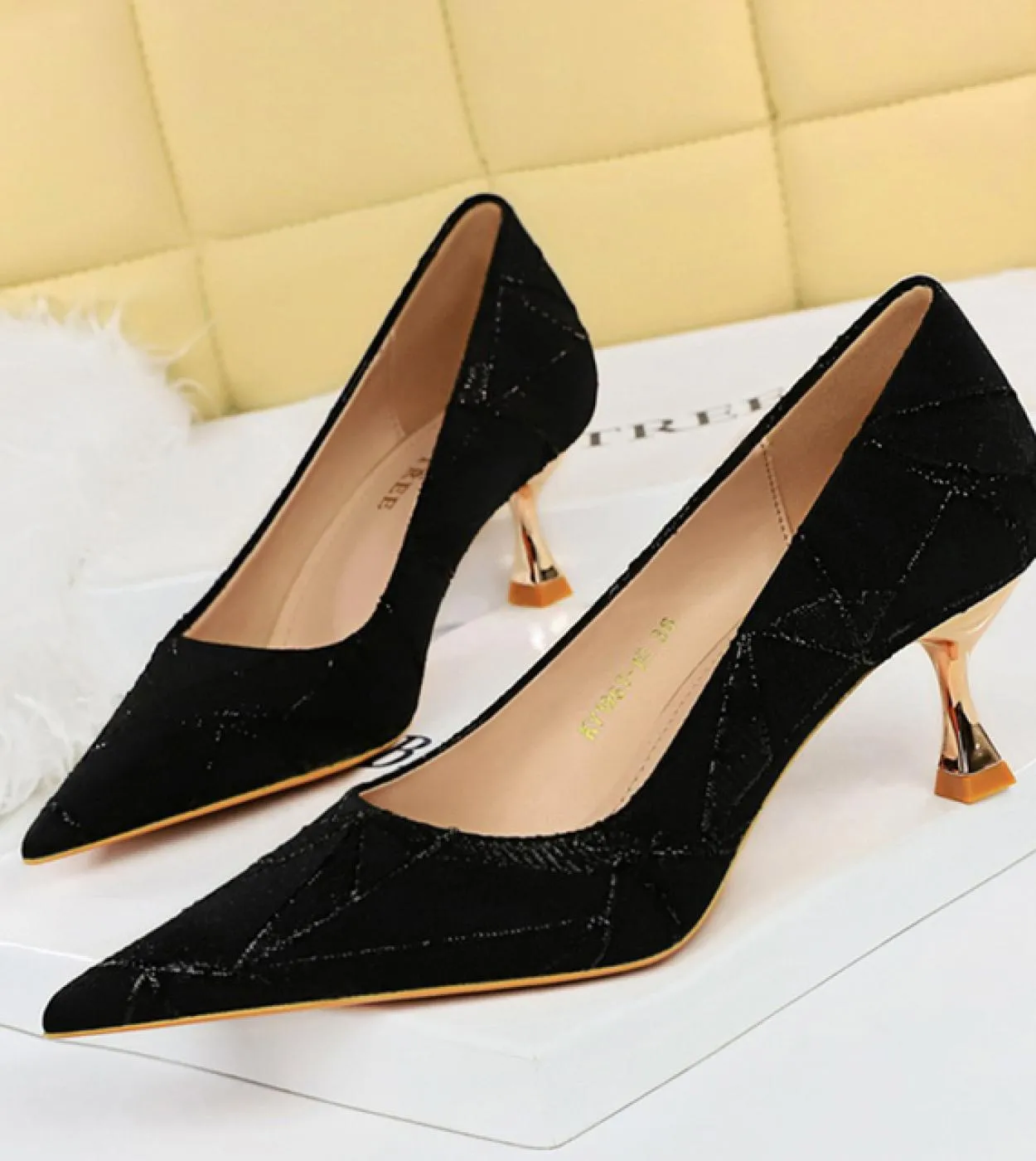 Scarpe da donna Décolleté Tacchi da gattino Scarpe con tacco medio Scarpe a punta 2023 Tacchi da donna