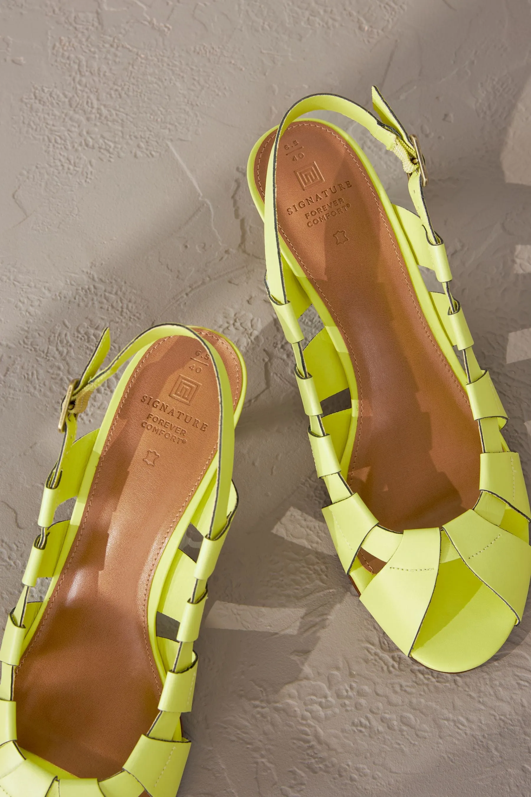 Signature - Scarpe a reticolo in pelle con tacco e cinturino posteriore