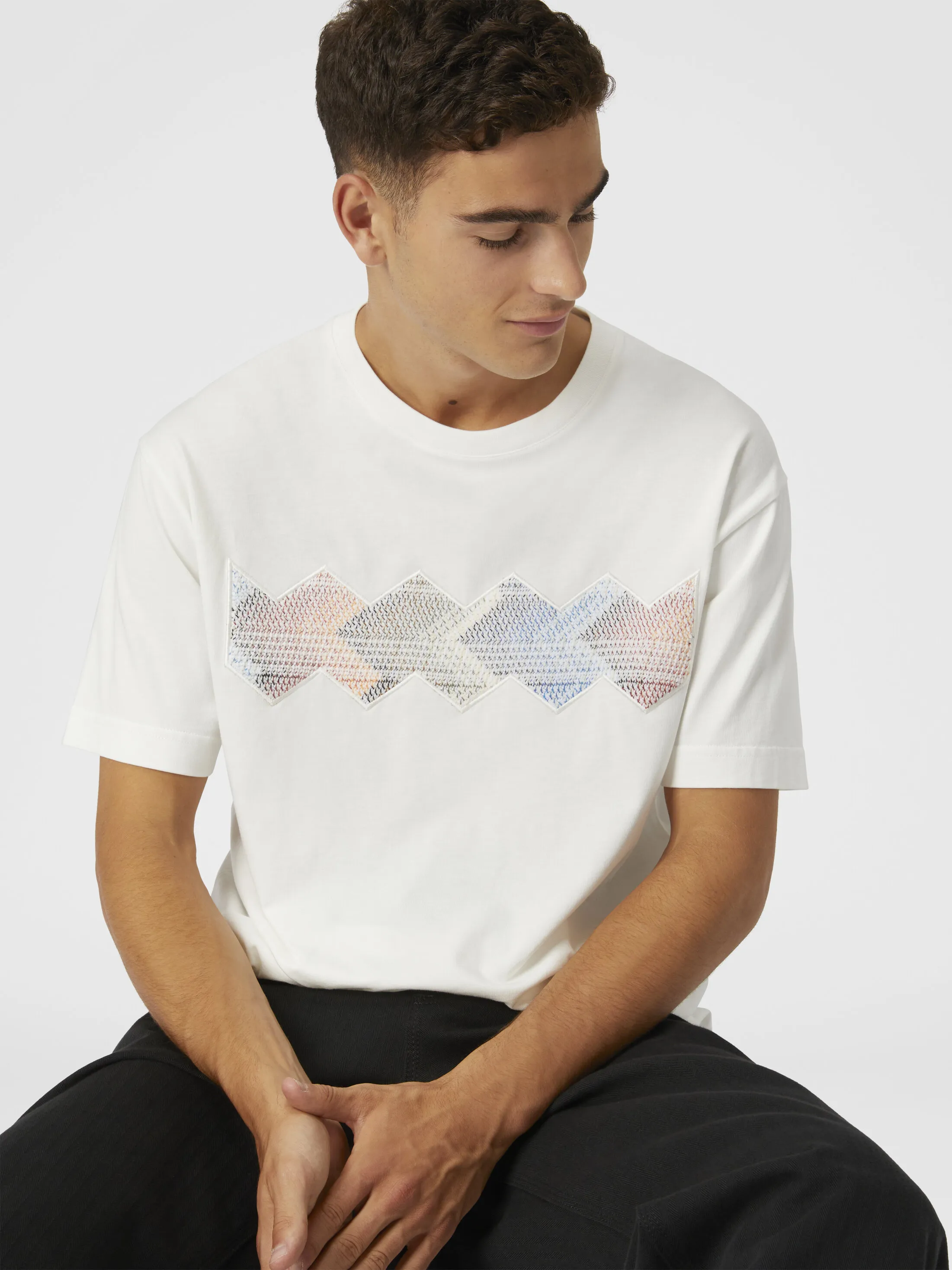 T-shirt girocollo in cotone con inserto zig zag sfumato