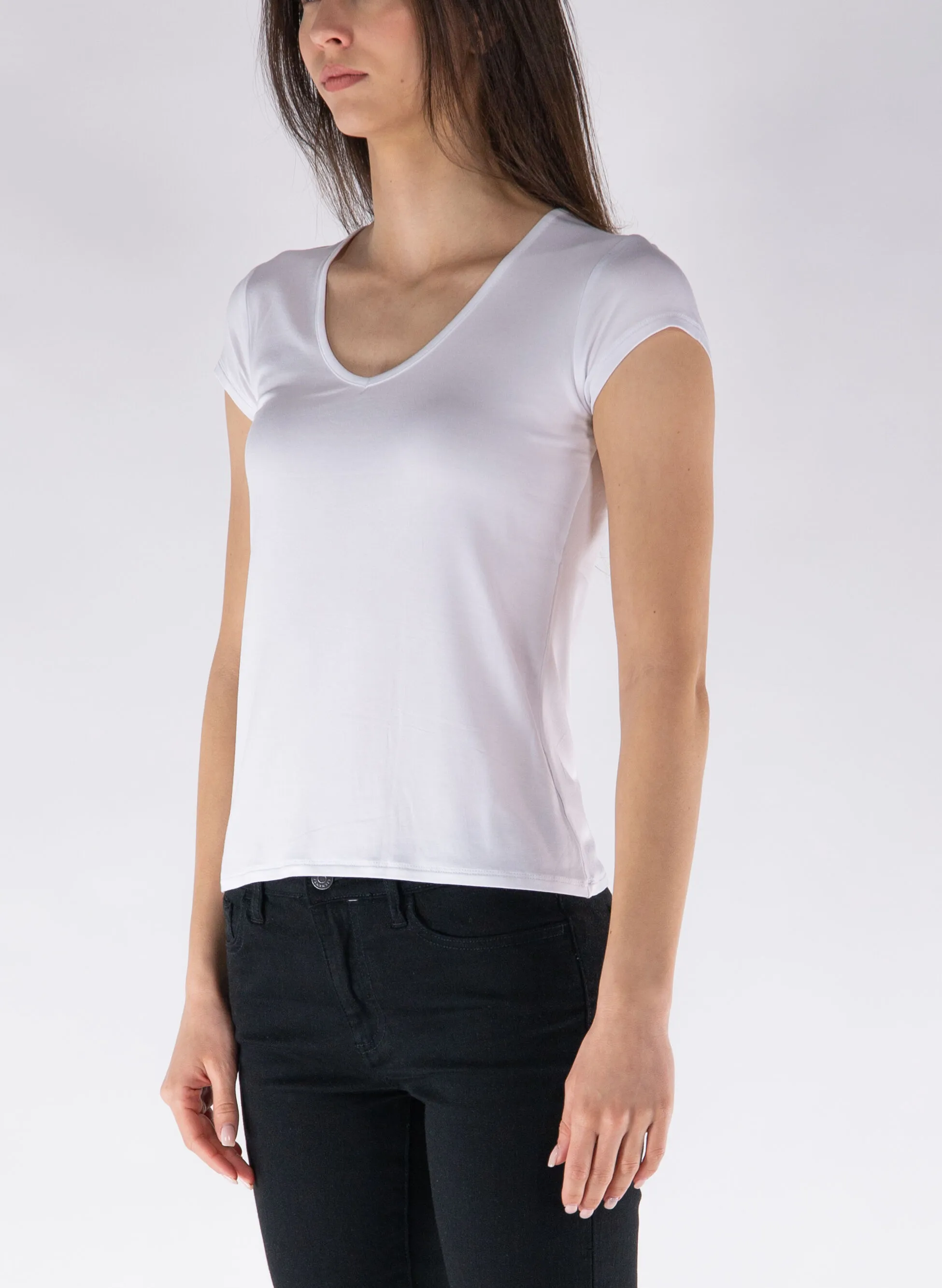 t-shirt in viscosa collo a v