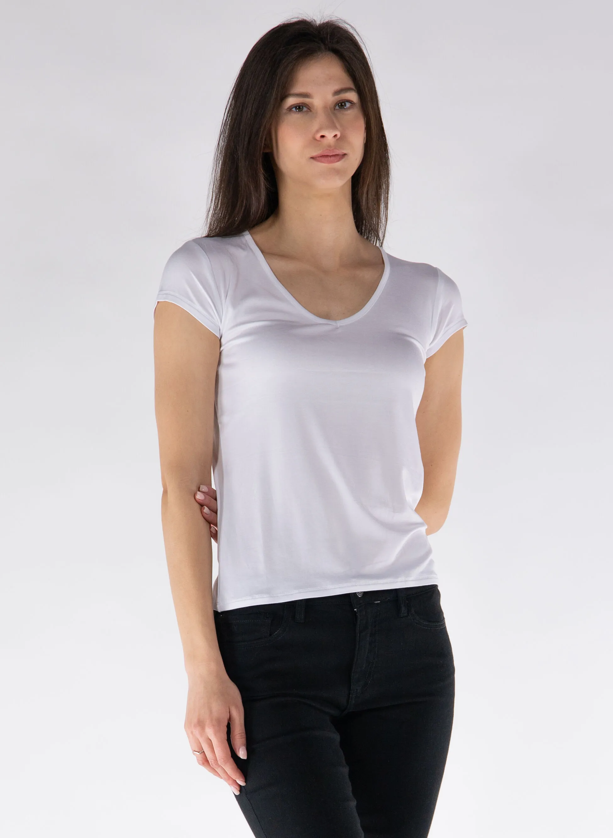 t-shirt in viscosa collo a v