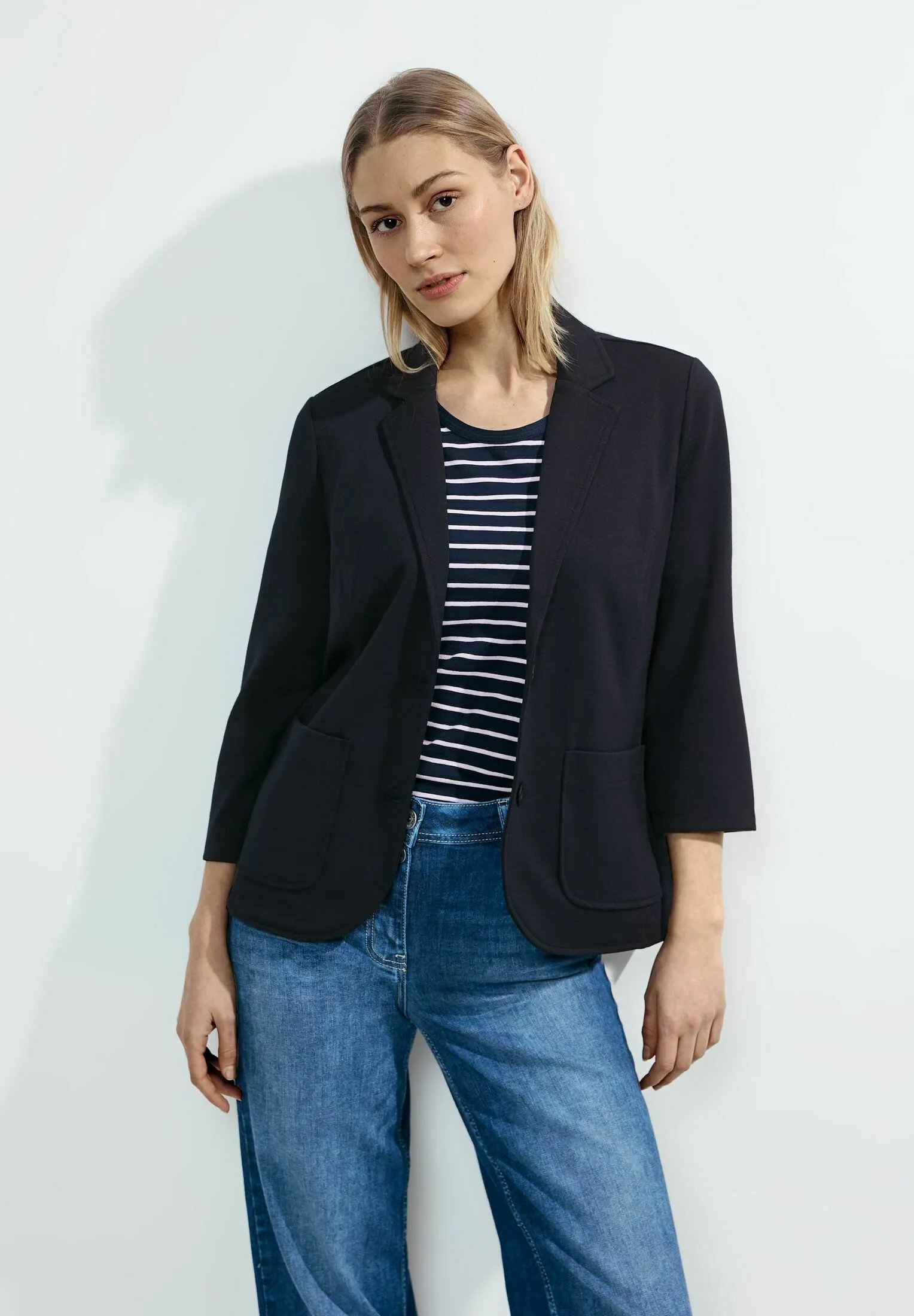 UNI  - Blazer